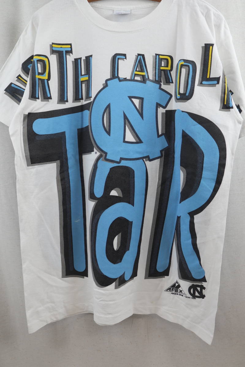 90'S USA製 APEX ONE NCAA ノースカロライナターヒールズ プリントTシャツ(L)総柄の画像3