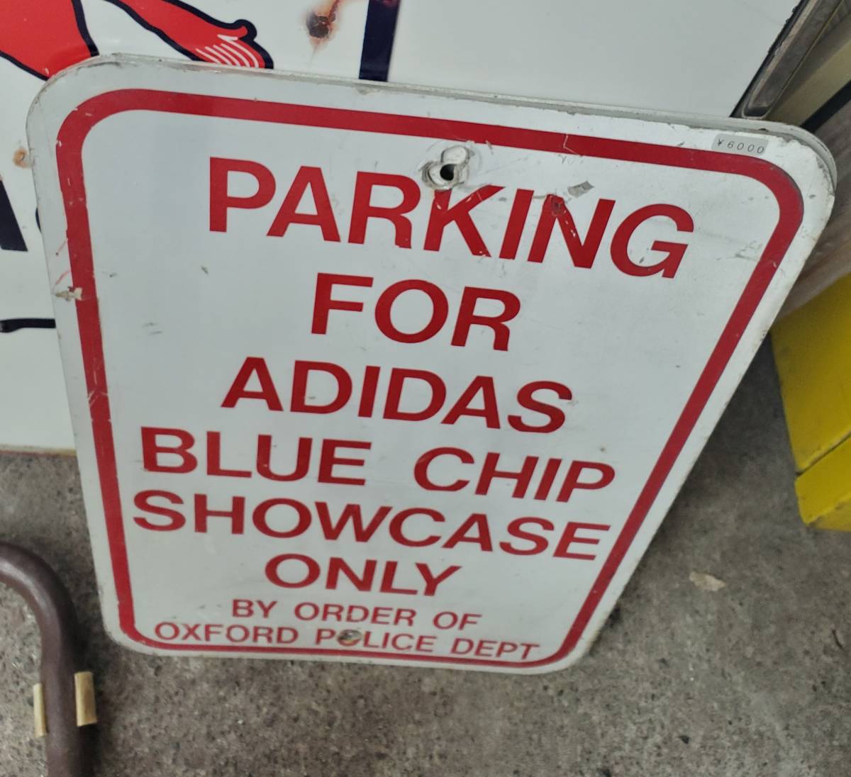 アメリカ本物看板　parking for adidas ガレージング