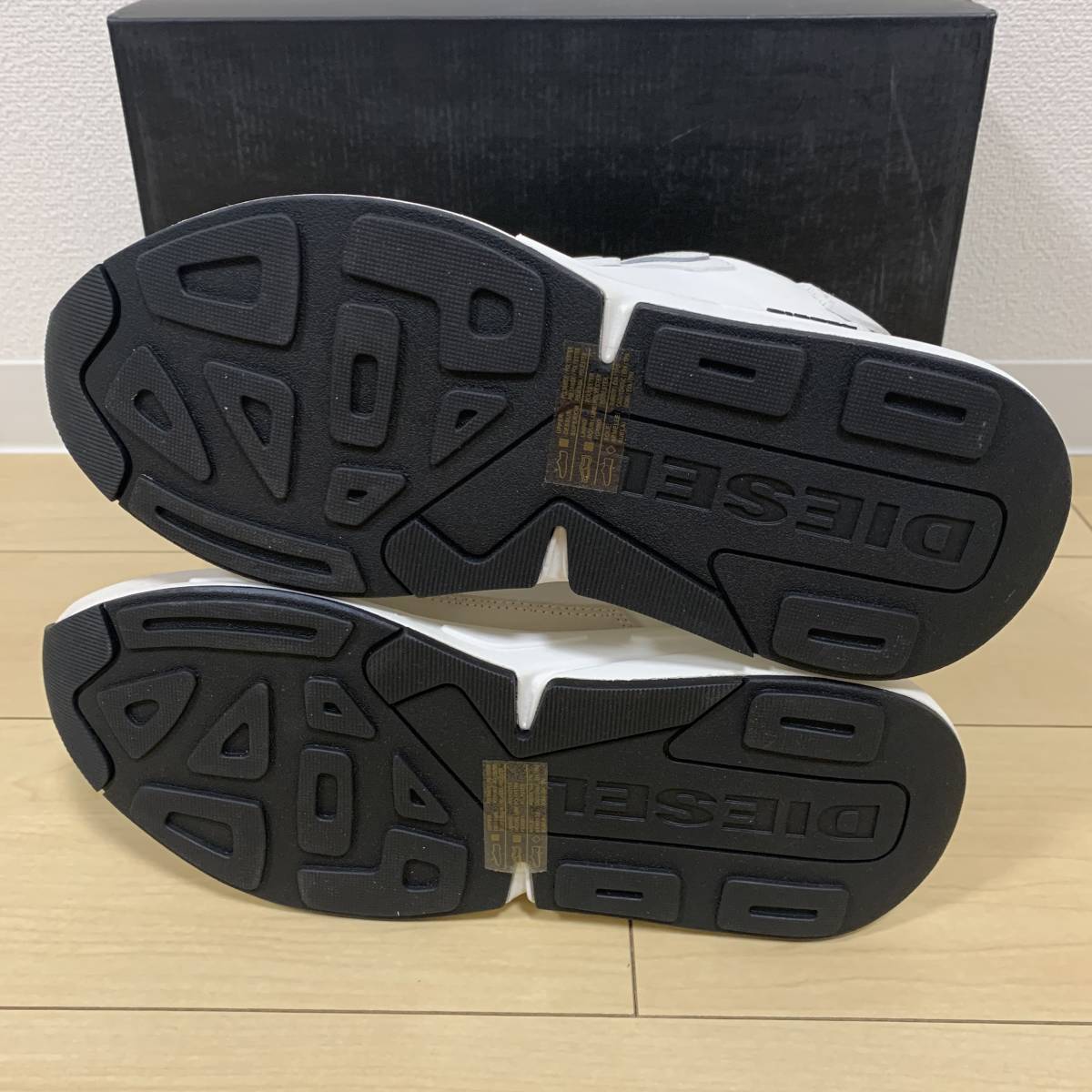 ヤフオク! - 《新品 未使用/箱付き/定価22,000円》DIESEL