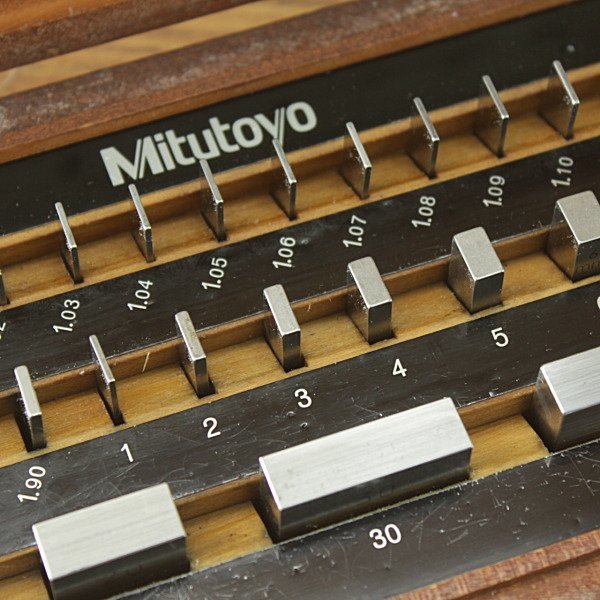 ミツトヨ 516-967(BM1-32-1) ゲージブロック 32pcsセット+50mm×2