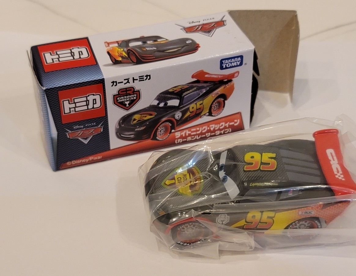 期間限定60%OFF! トミカ カーズ ライトニング マックィーン カーボン