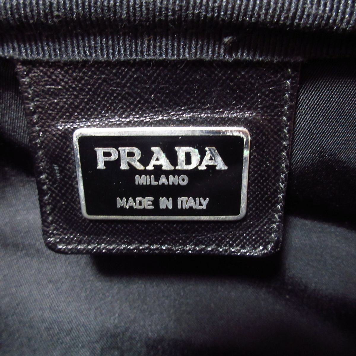 美品 PRADA プラダ 収納多数 トライアングルプレートロゴ リュックサック バッグパック 黒 ブラック 042_画像8