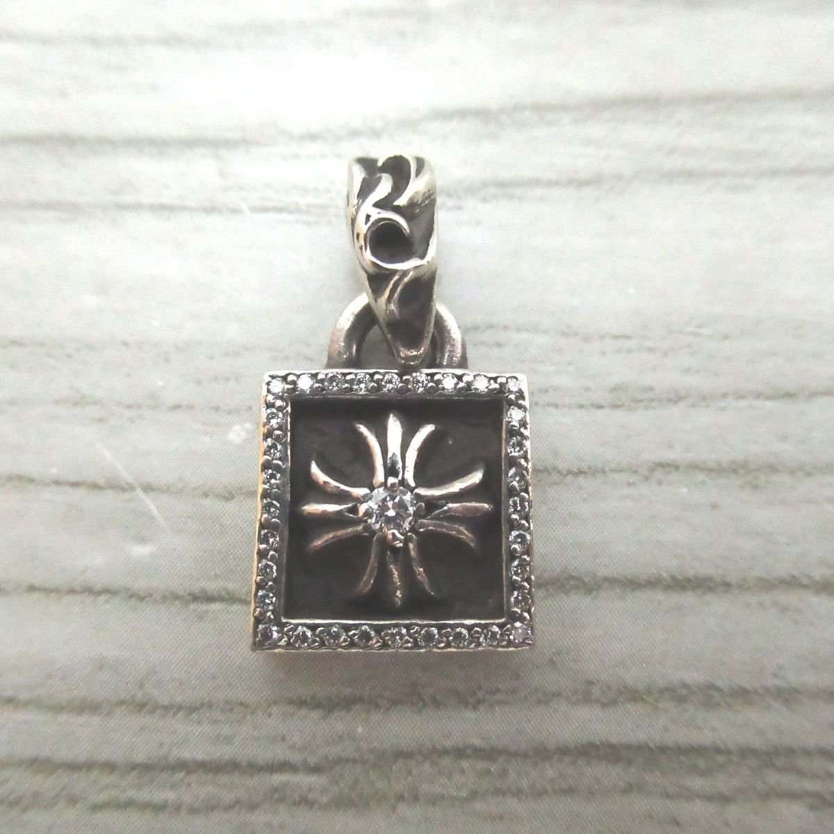 美品 CHROME HEARTS クロムハーツ シルバー925 フレームド CHプラス