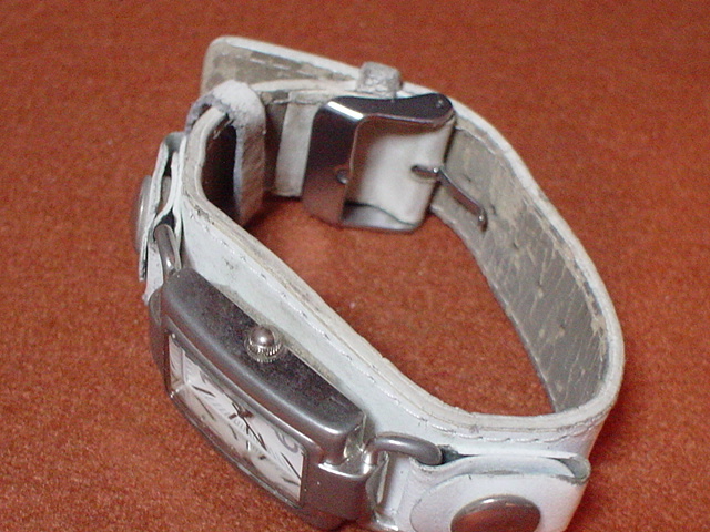 珍品　デザイン　JーAXIS　IXA　女性用腕時計　角型　ホワイト_画像2