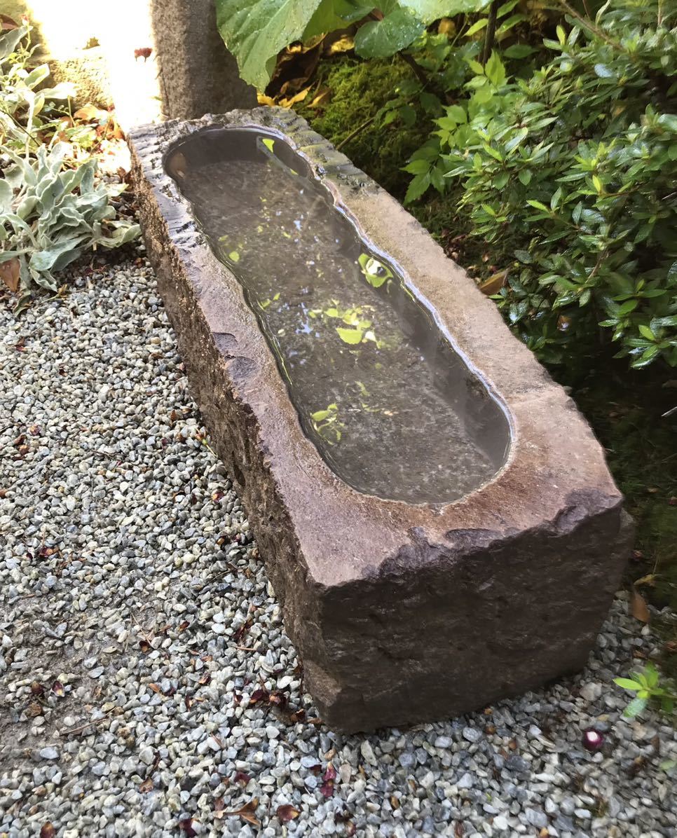  old .. miscellaneous goods bonsai structure . material approach [ natural nature stone four person angle water pot * boat type stone *.] tea garden tsubo garden . landscape . ground garden objet d'art ornament . light . old fine art antique other 