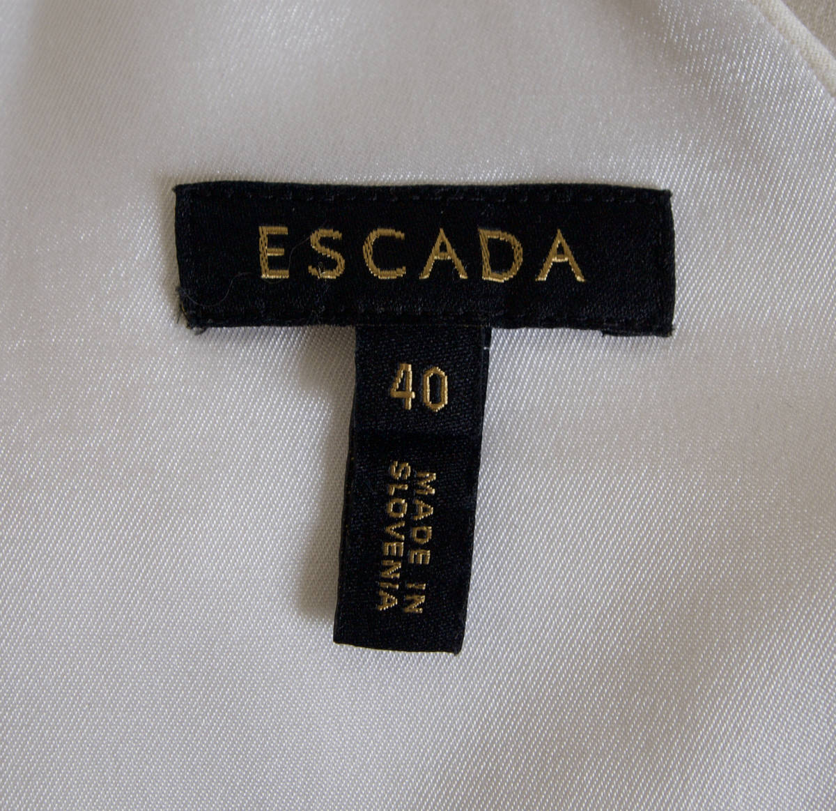 ESCADA エスカーダ WHITE ワンピース 「４０ 」/ １３号程度 ccorca.org