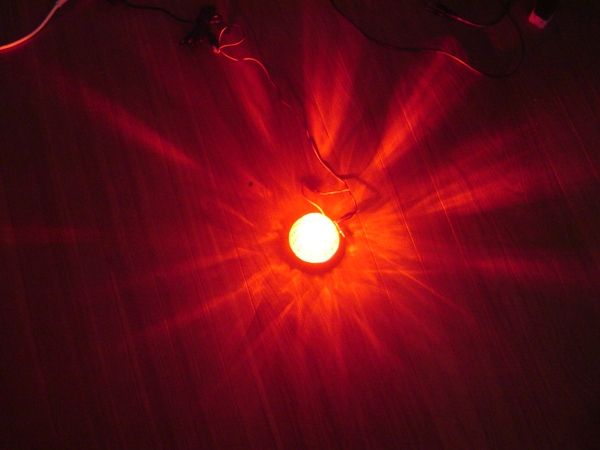 ◆ 激眩 LEDマーカー球 赤 1セット(2個) 高輝度LED 27.000mcd 18発使用 24V用　送料無料 ◇_特注の超高輝度27.000mcdのLEDを18発使用。