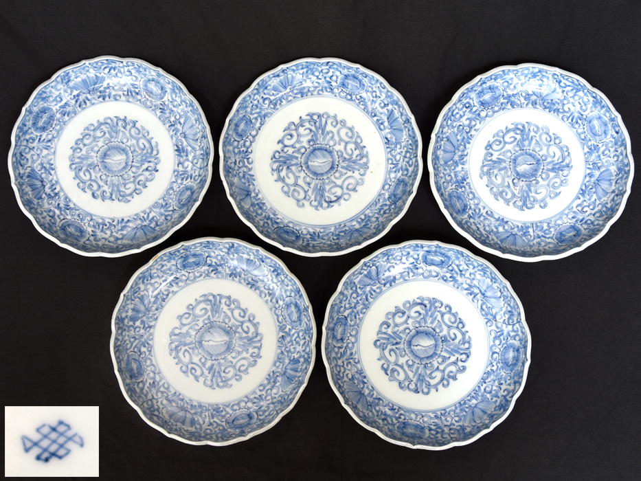  old Imari blue and white ceramics line . medium-sized dish 5 sheets old ceramics and porcelain diameter 18.. seal equipped . stone tool cooking plate hand salt plate Edo era latter term vessel Japanese-style tableware / legume plate .. plate z3511o