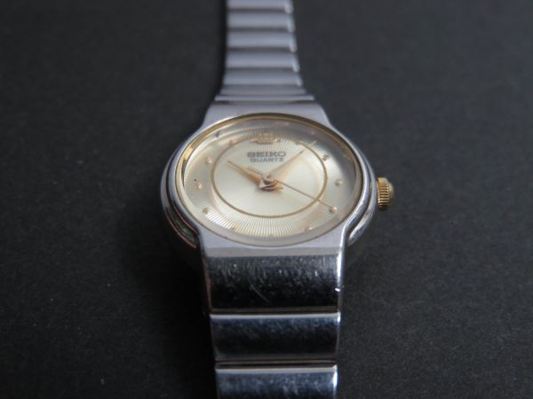 セイコー SEIKO クォーツ 3針 純正ベルト 1N01-0C30 女性用 レディース 腕時計 S575_画像2