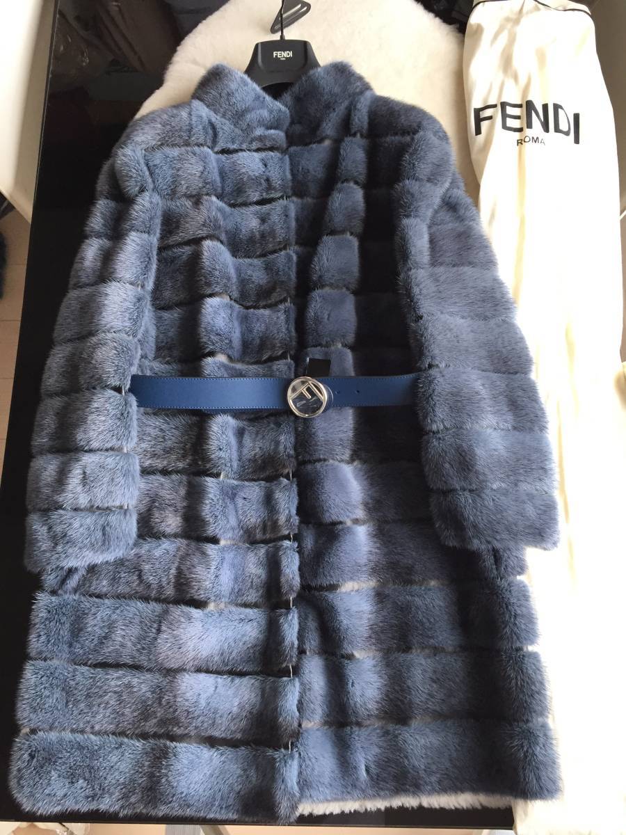 即決　新品　付属品付　FENDI　フェンディ　最高峰モデル　ベルト付　ミンクコート☆48サイズ　グレー系ネイビー_画像1