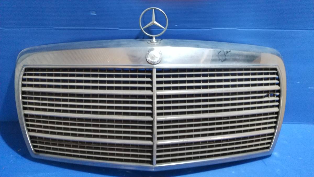 * uniform carriage * rare * Mercedes Benz E Class W124 * genuine grille / radiator grill / bonnet mascot / emblem *