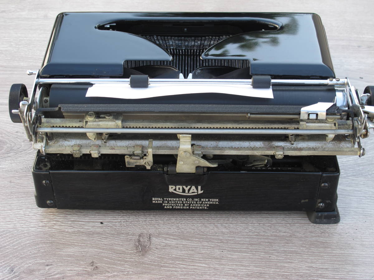  antique typewriter *ROYAL TOUCH CONTROL