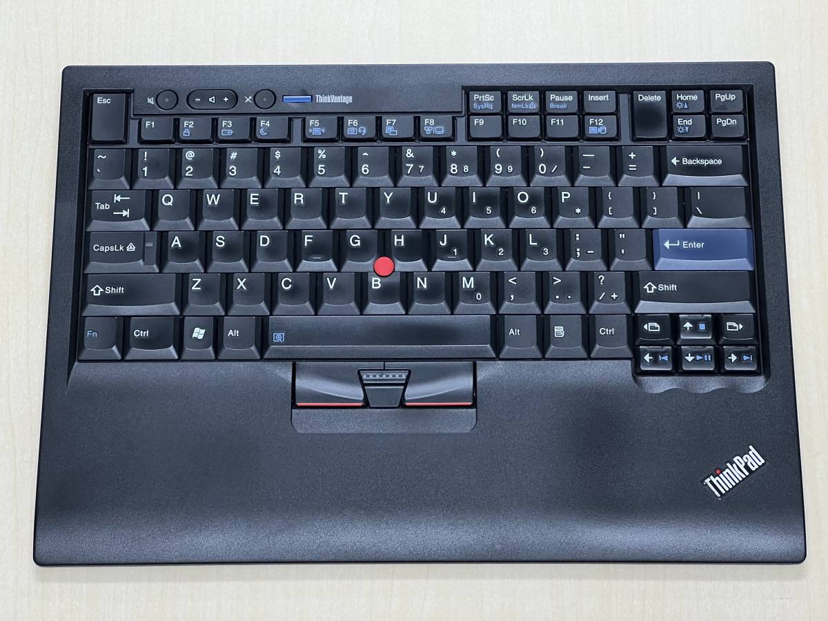 ThinkPad USB トラックポイントキーボード　SK-8855 55Y9053 55Y9003 珍しい7段キーボード、英語配列、中古完全動作品_画像1