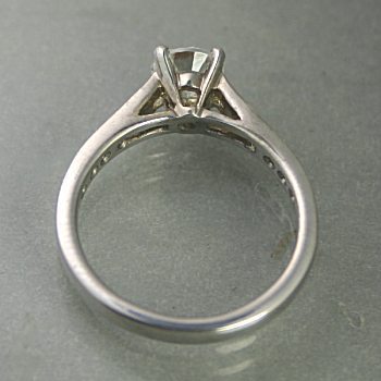 婚約指輪 安い ダイヤモンド リング プラチナ 1.0カラット 鑑定書付 1.012ct Gカラー SI2クラス EXカット CGL 通販_画像2