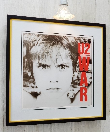U2/War/80s Brit Rock LP Art/レコジャケ ポスター/ボノ/ロックアルバム・クラシック/ロックアイコン/Framed U2 Album/額付/アルバムアート_画像1