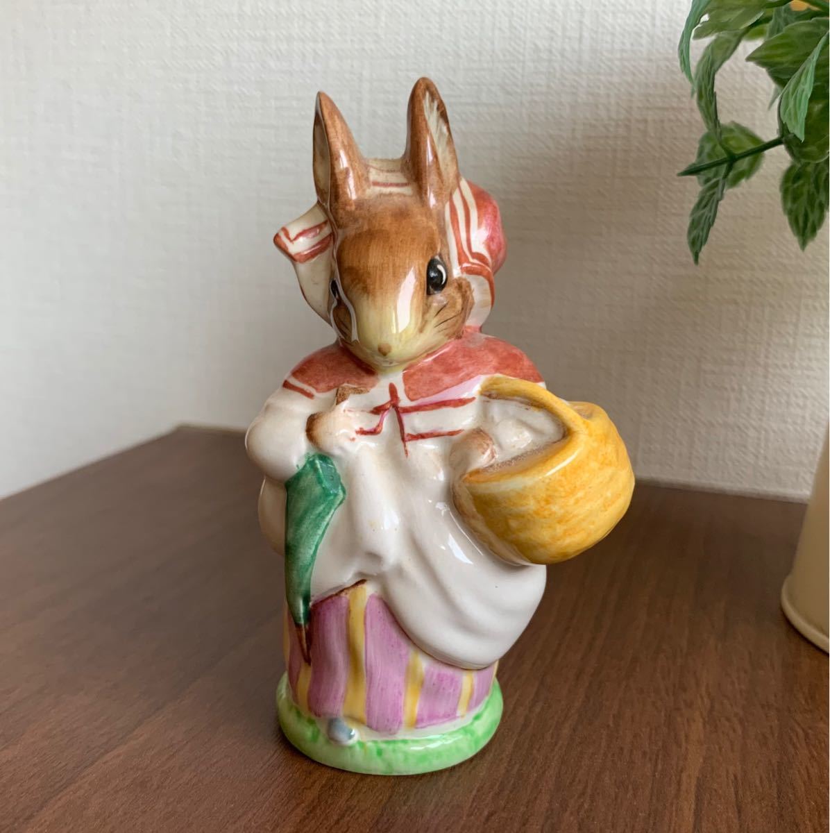 チミーウィリー いちご ピーターラビット 置物 フィギュリン