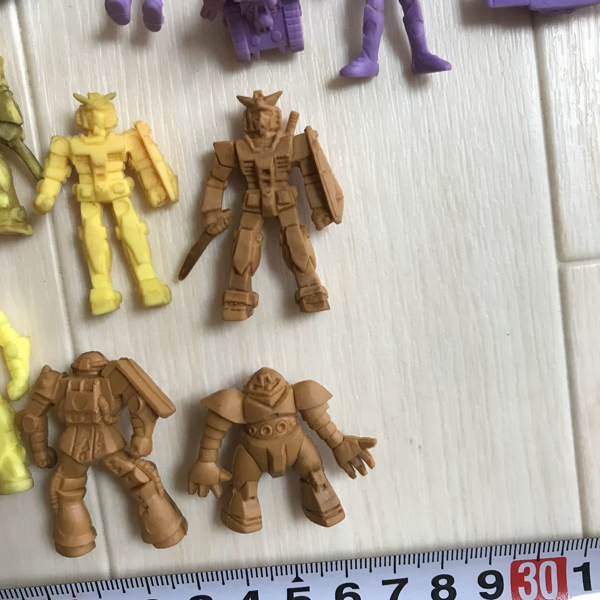 送料無料 レトロ 当時物 機動戦士ガンダム ガン消し ゴム 送料無料 レトロ 当時物 機動戦士ガンダム ガン消し ゴム