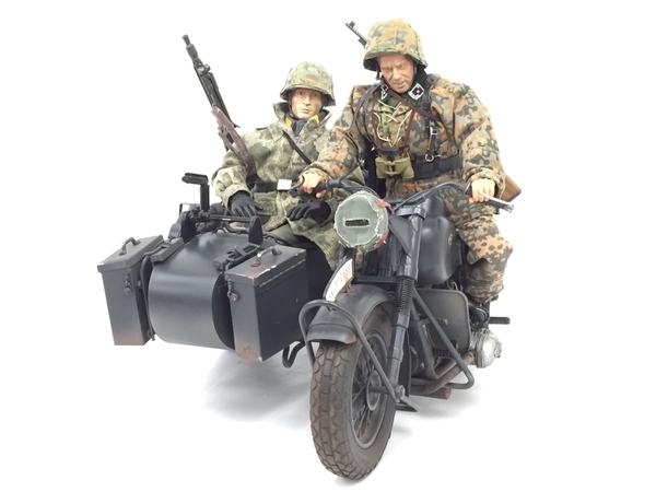 GO-TRUCK 1/6 BMW R75 ドイツ軍用サイドカー 金属製,ドイツ軍兵士 2体