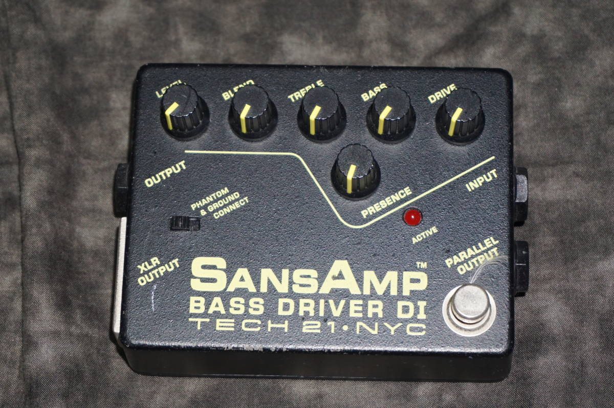 □ TTECH21 □ SANSAMP 初期型 BASS DRIVER DI www.cleanlineapp.com