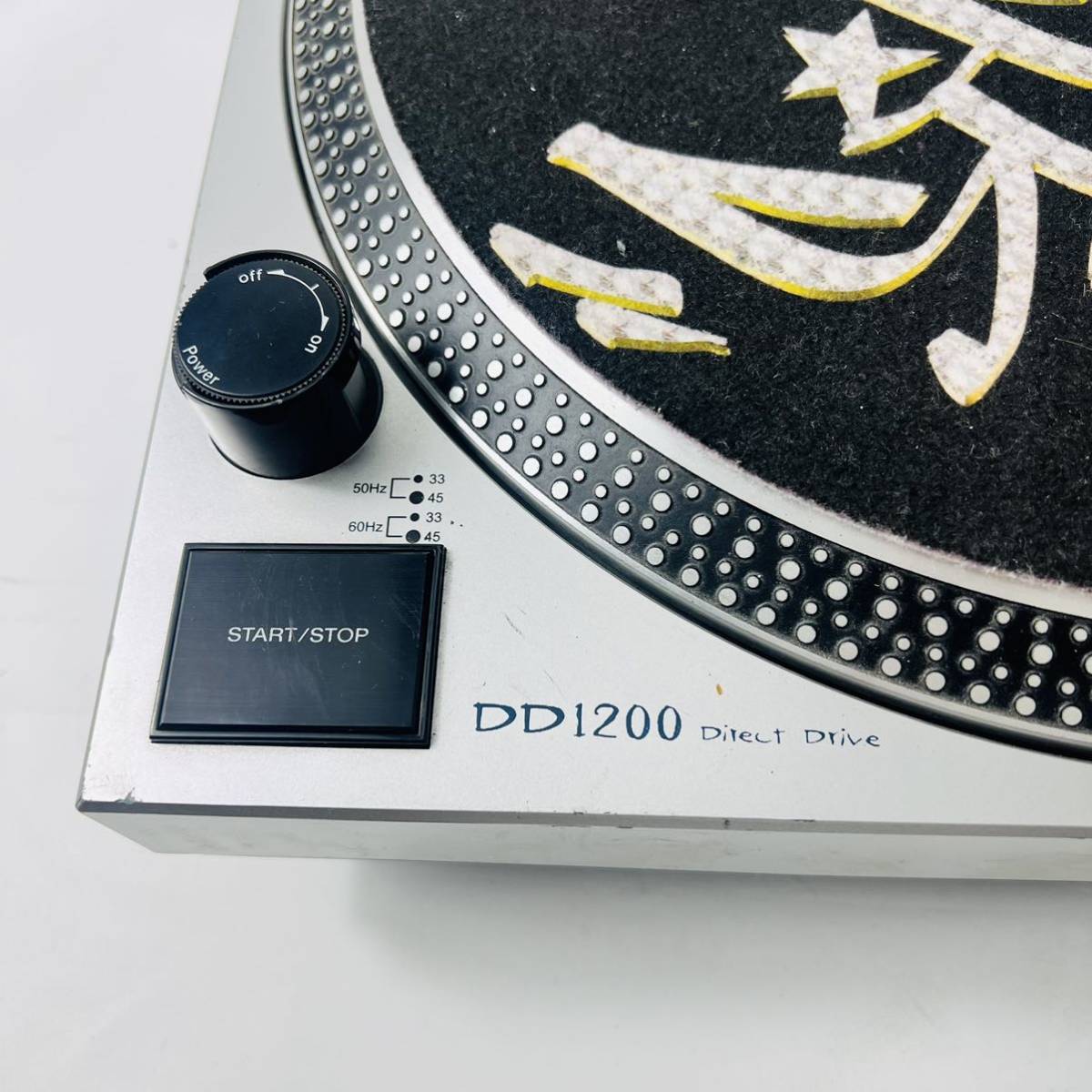 【中古品】NEU DD-1200 ターンテーブル DJ レコードプレーヤー DD1200 通電確認済 ※アームレスト破損有_画像4