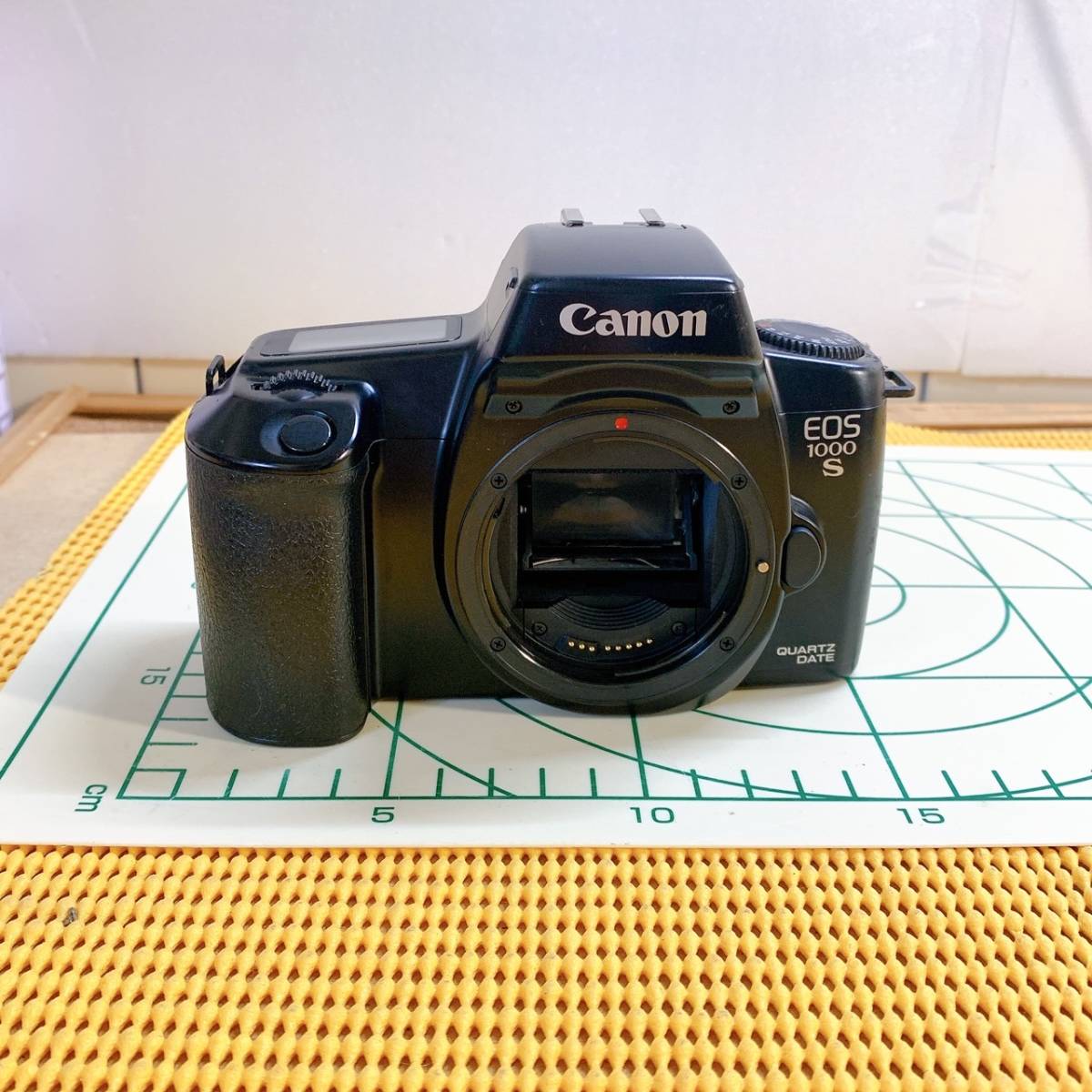 【おしゃれ】 送料520円！　貴重　Canon　キャノン　EOS1000S　フィルムカメラ　カメラボディ　カメラ　本体　長期保管品　現状品 コンパクトカメラ