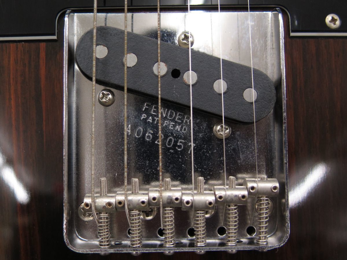 ☆ギター391 FENDER A062057 Fender製ケース付 鍵あります☆フェンダー