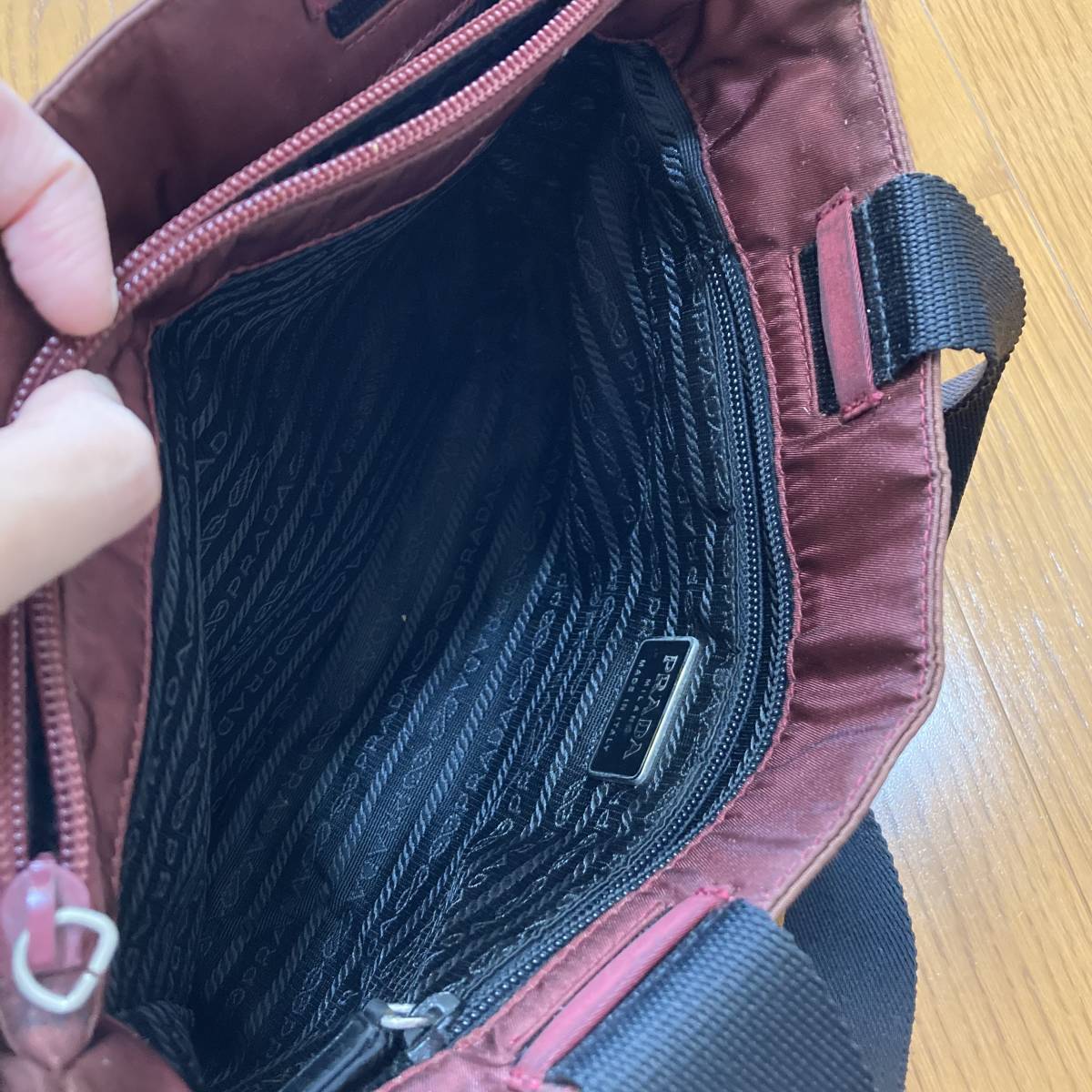 used PRADA プラダ スポーツ ハンドバッグ ボルドー 使用感あり の商品
