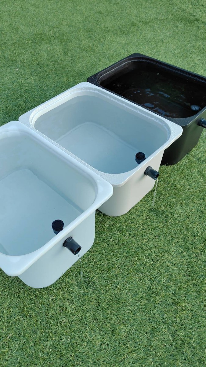 メダカ水槽 10個 3色 オーバーフロー加工 | www.mj-company.co.jp