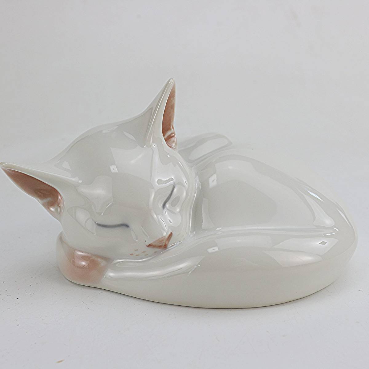 ロイヤルコペンハーゲン 猫 眠り猫 ネコ フィギュリン 陶器 置物