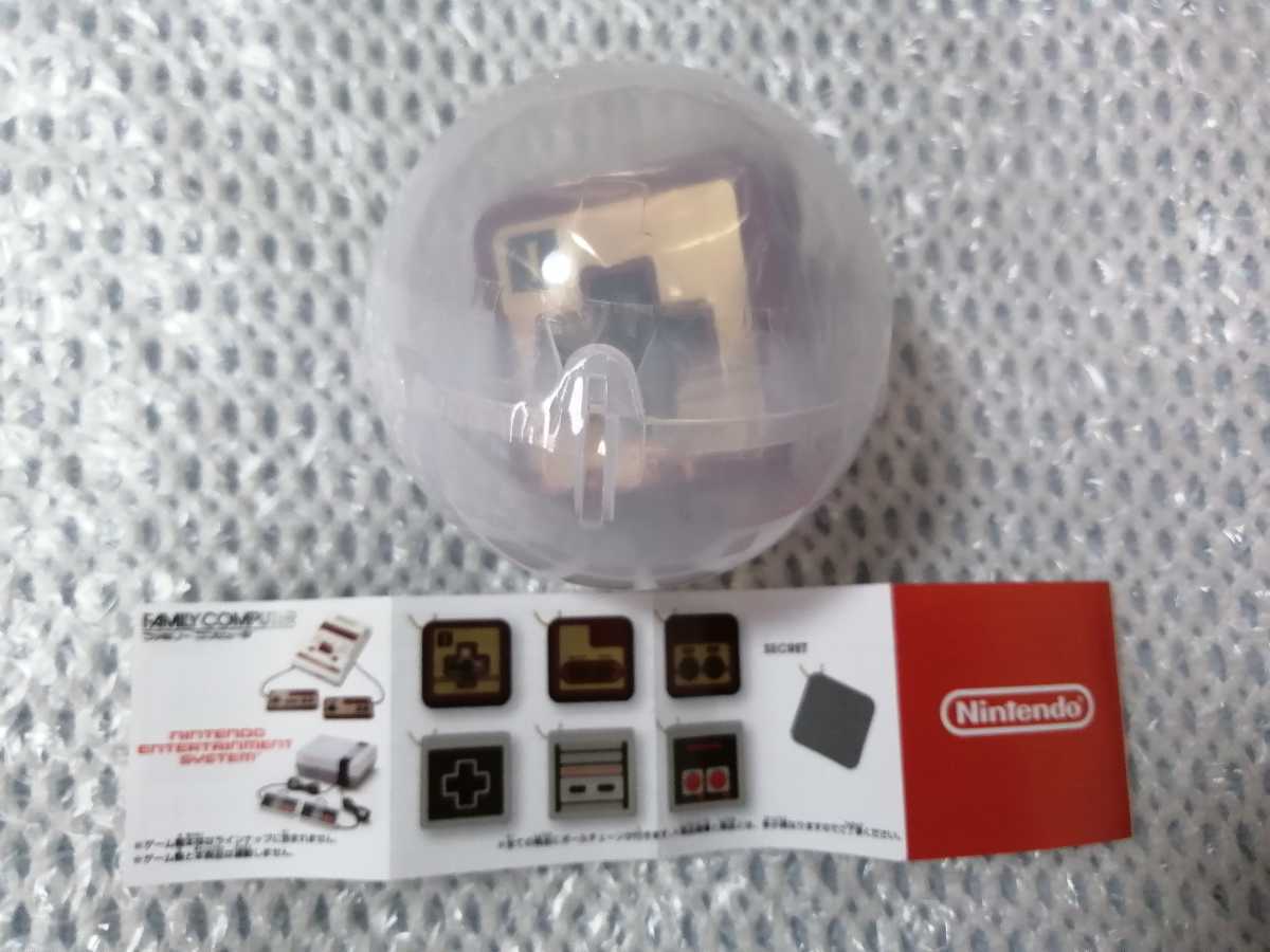 ガシャポン Nintendo Store コントローラーボタンコレクション ファミリーコンピュータ 十字ボタン 未開封品 BANDAI製 限定販売_画像1