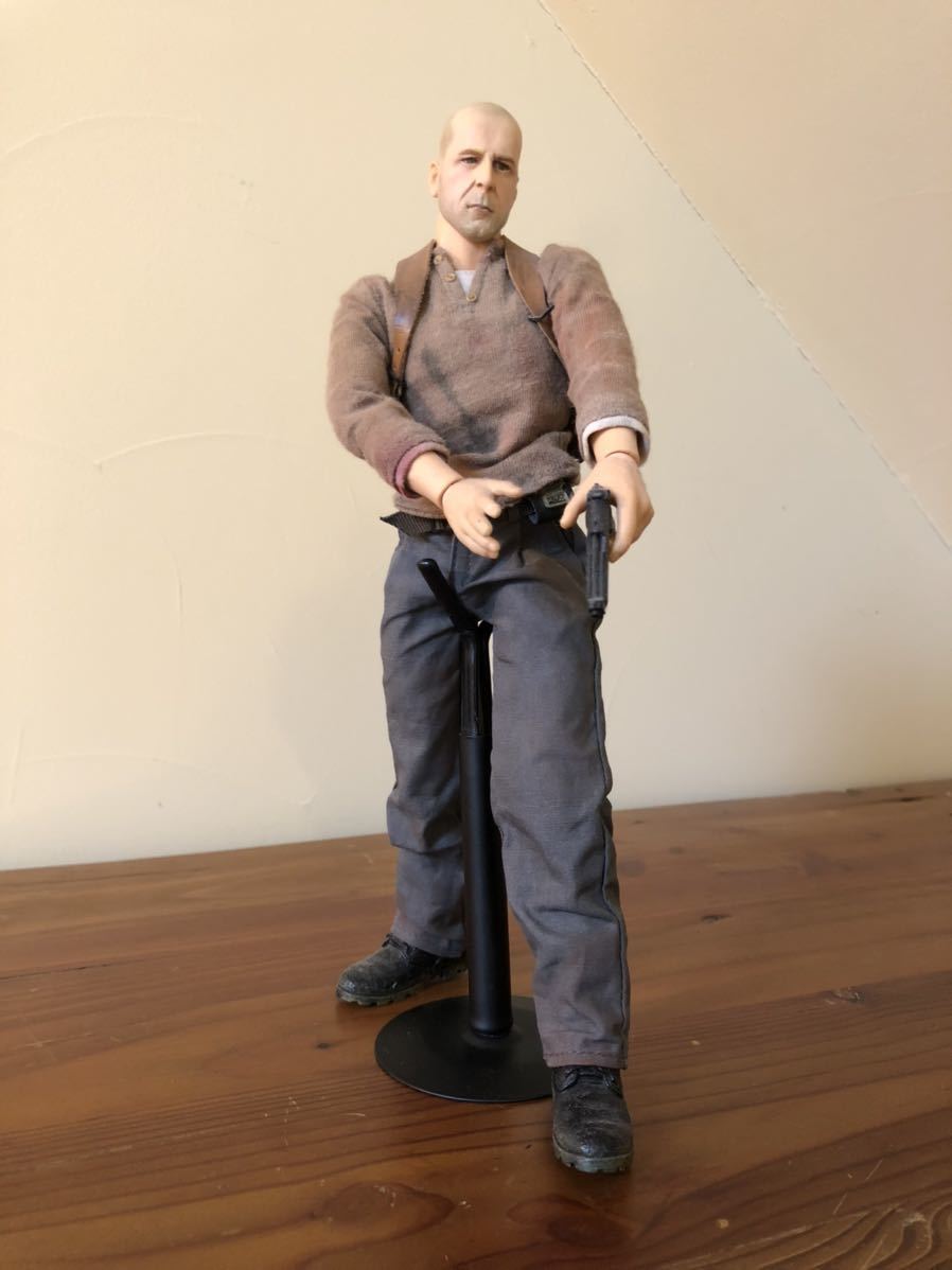 ブルースウイルス似 ダイハード フィギュア 1/6 | mangement-and