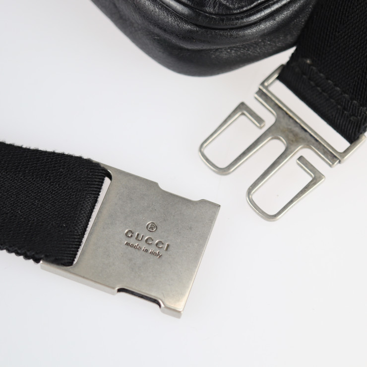美品 グッチ ウエストバッグ 201846 レザー ブラック シルバー金具