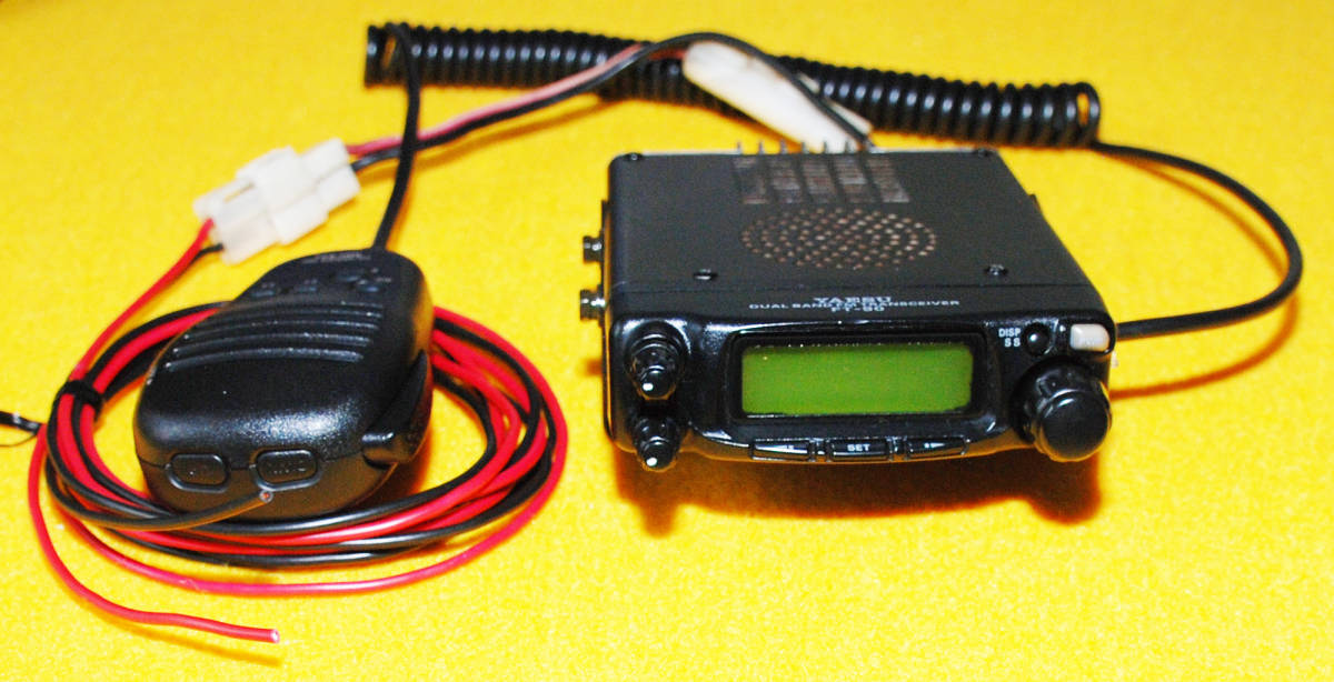 YAESU FT-90 144/430MHz モービルトランシーバ 20W-