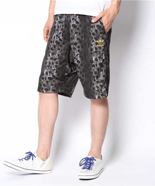 美品】アディダス きゃりーぱみゅぱみゅ 着用 ハーフパンツ 黒豹 美品】アディダス きゃりーぱみゅぱみゅ 着用 ハーフパンツ 黒豹