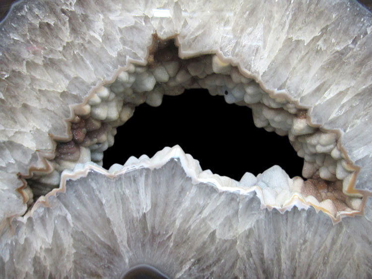 瑪瑙（めのう） ジオード（トレジャーメノウ） アゲート 台付き agate geode 晶洞 約49kg パワーストーン 風水 天然石_画像4