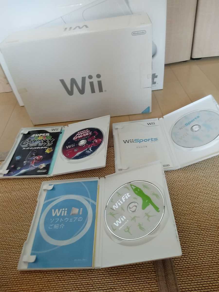 Wii本体/Wii Fit/ソフト3種◆中古/任天堂