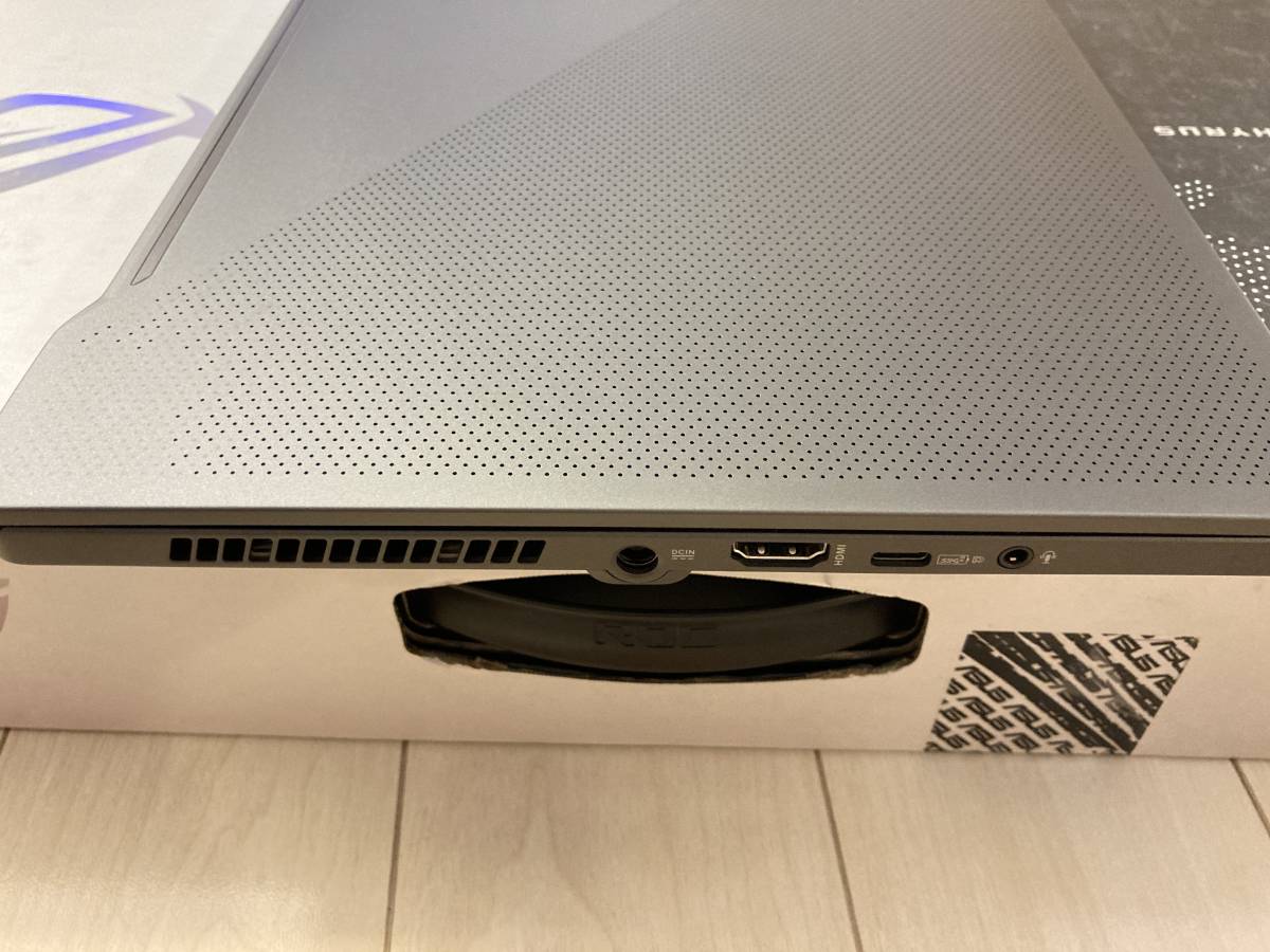 ASUS ROG Zephyrus G14 AMD Ryzen 7 4800HS 8GB GTX 1650 ゲーミング