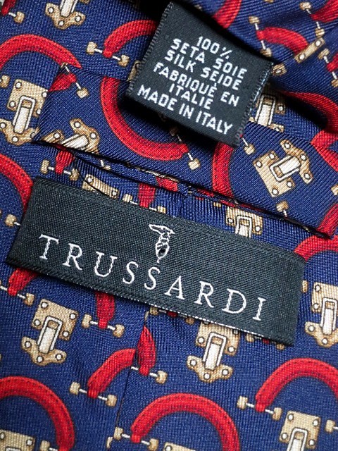 トラサルディ TRUSSARDI 美品 未使用品 微光沢 ネクタイ シルク 引掛パチン錠 持ち手 濃紺系ベースネイビー H-005044 ゆうパケット_画像6