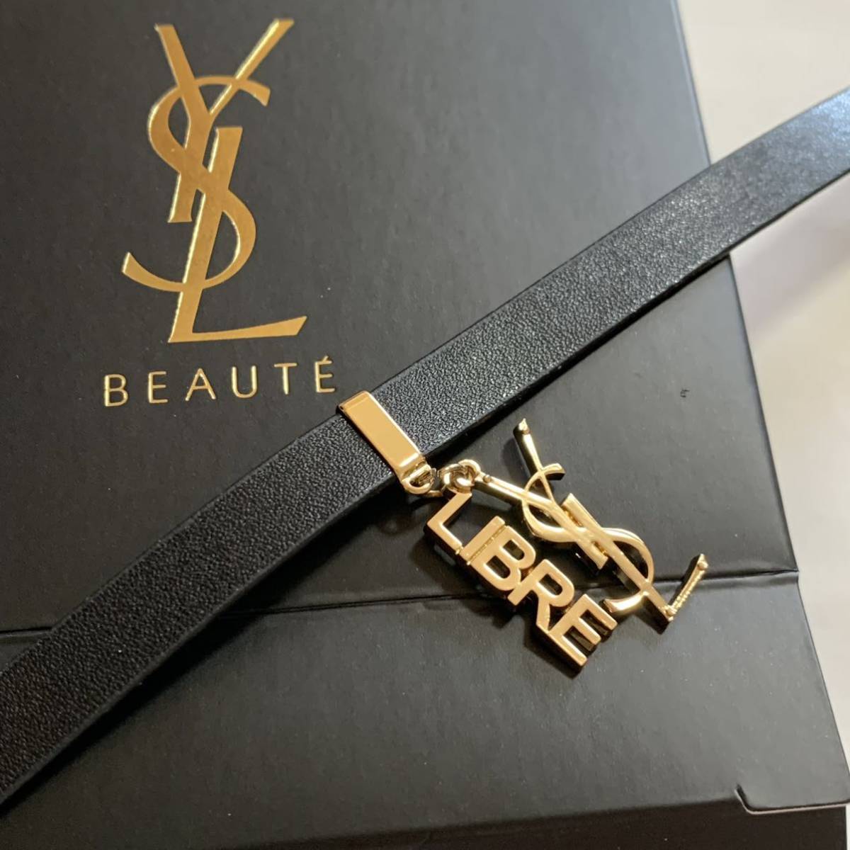 本物 イヴ サンローラン チョーカー ブレスレット 2way ブラック ゴールド PUレザー Yves Saint Laurent YSL ノベルティ リブレ ネックレス 本物 イヴ サンローラン チョーカー ブレスレット 2way ブラック ゴールド PUレザー Yves Saint Laurent YSL ノベルティ リブレ ネックレス