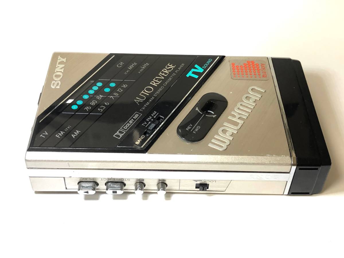 [美品][美音][整備品] SONY ウォークマン WM-F101 電池ボックス付き (カセットテープ、ラジオ AM/FM)_画像3