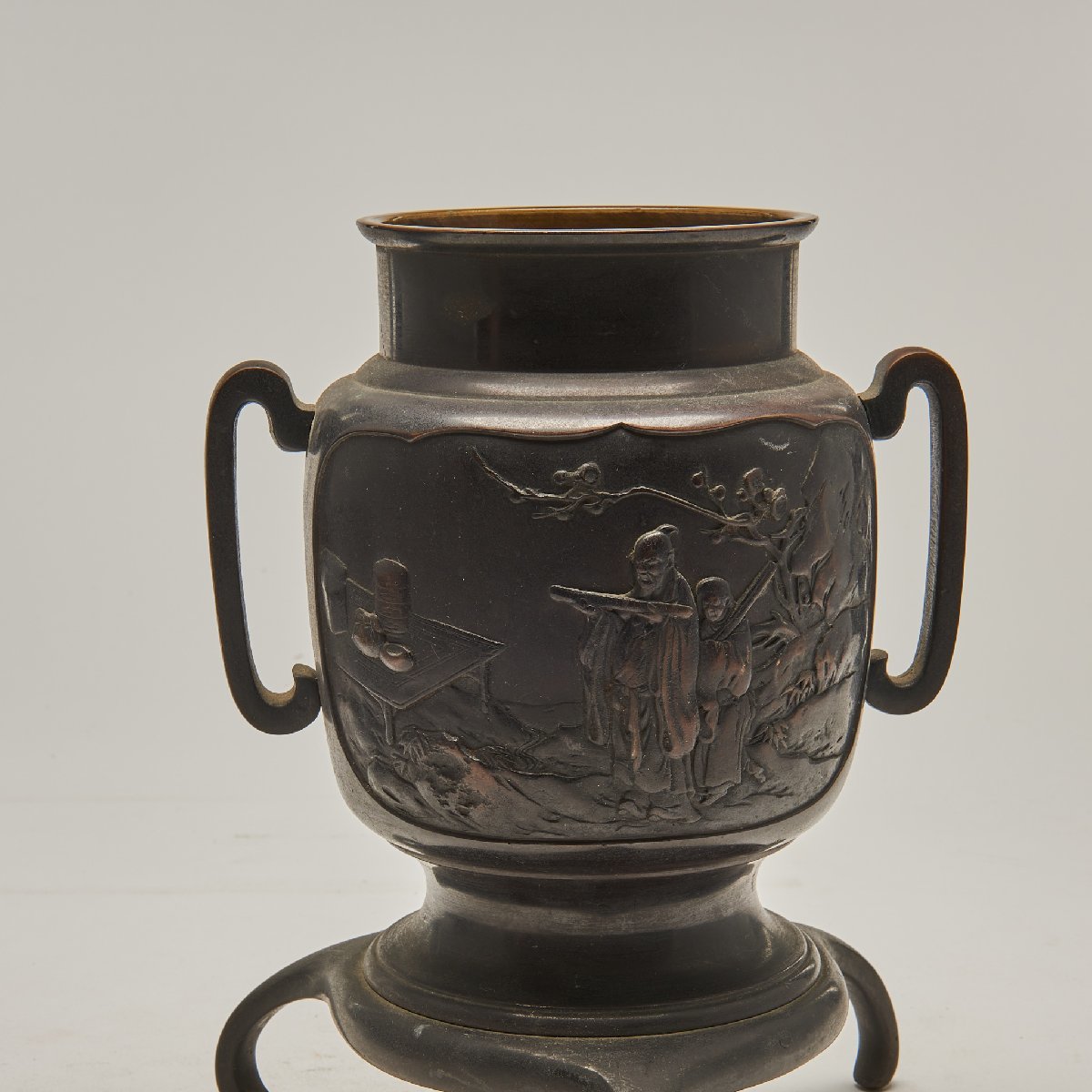 伊勢崎陽山造 薄端 花器 華道具 茶道具 銅製 人物像 花瓶 花入 花生 金属工芸 三足_画像6