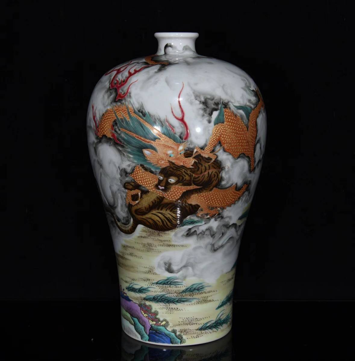 ◆旧蔵◆古美術 中国古玩 清代雍正年製款　粉彩　古詩文　雲龍紋梅瓶 　時代物 T08