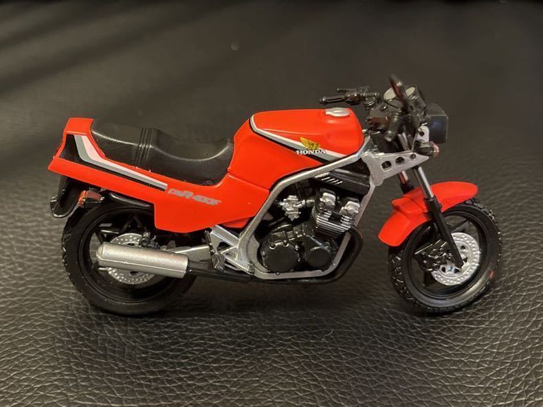 1 24スケールHONDA CBR400Fバイクミニカーオートバイ旧車暴走族車赤色 