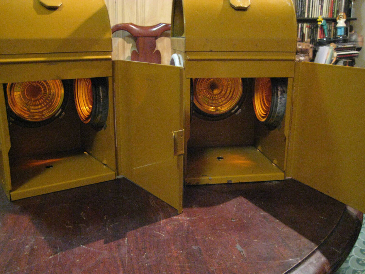 2 Vintage Chalwyn Railroad Roadwork Kerosene Lantern Tan w/ Amber ...