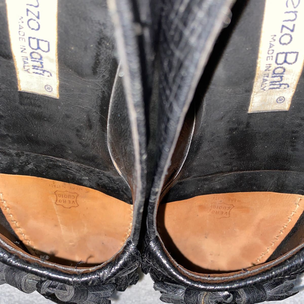 Lorenzo Banfiのオーストリッチ皮靴