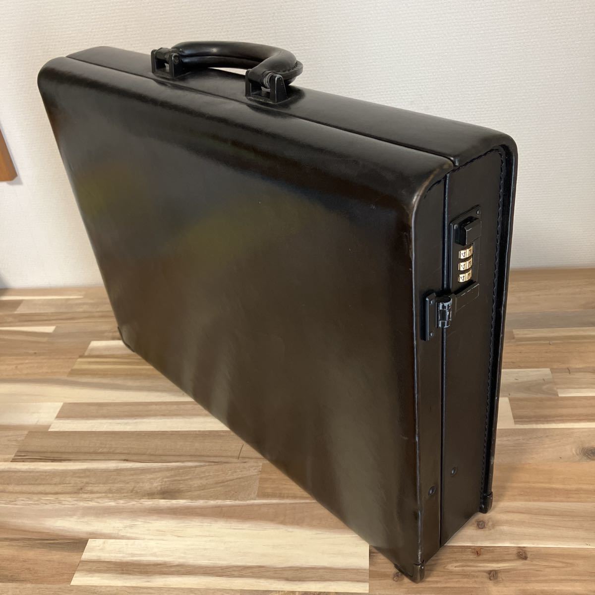 TUMI アタッシュケース レザー 送料無料 rsgmladokgi.com
