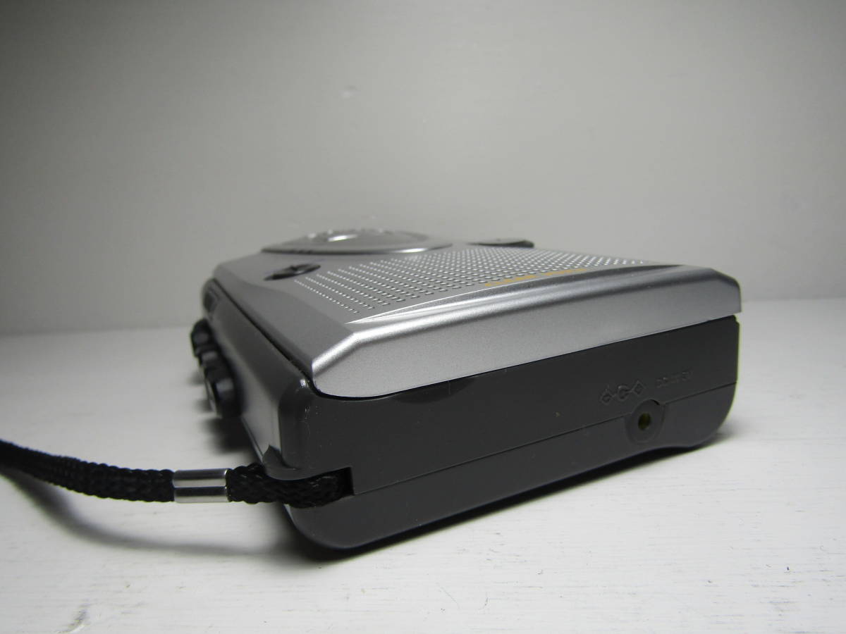 SONY ソニー TCM-400 ポータブル カセット プレーヤー 通電確認 動作未確認 WALKMAN Cassette corder USED 念のためJUNK扱い2_画像6