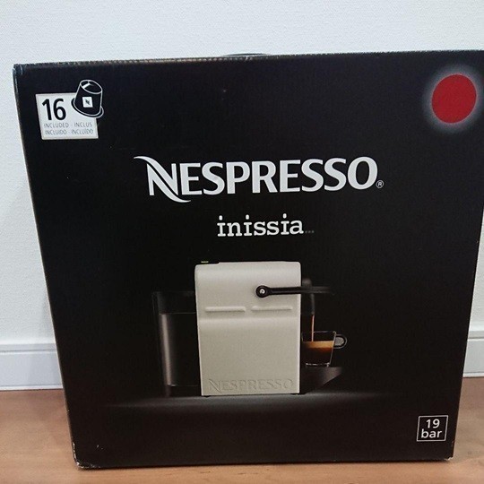ネスプレッソ コーヒーメーカー イニッシア 新品 ルビーレッド C40RE 未使用品