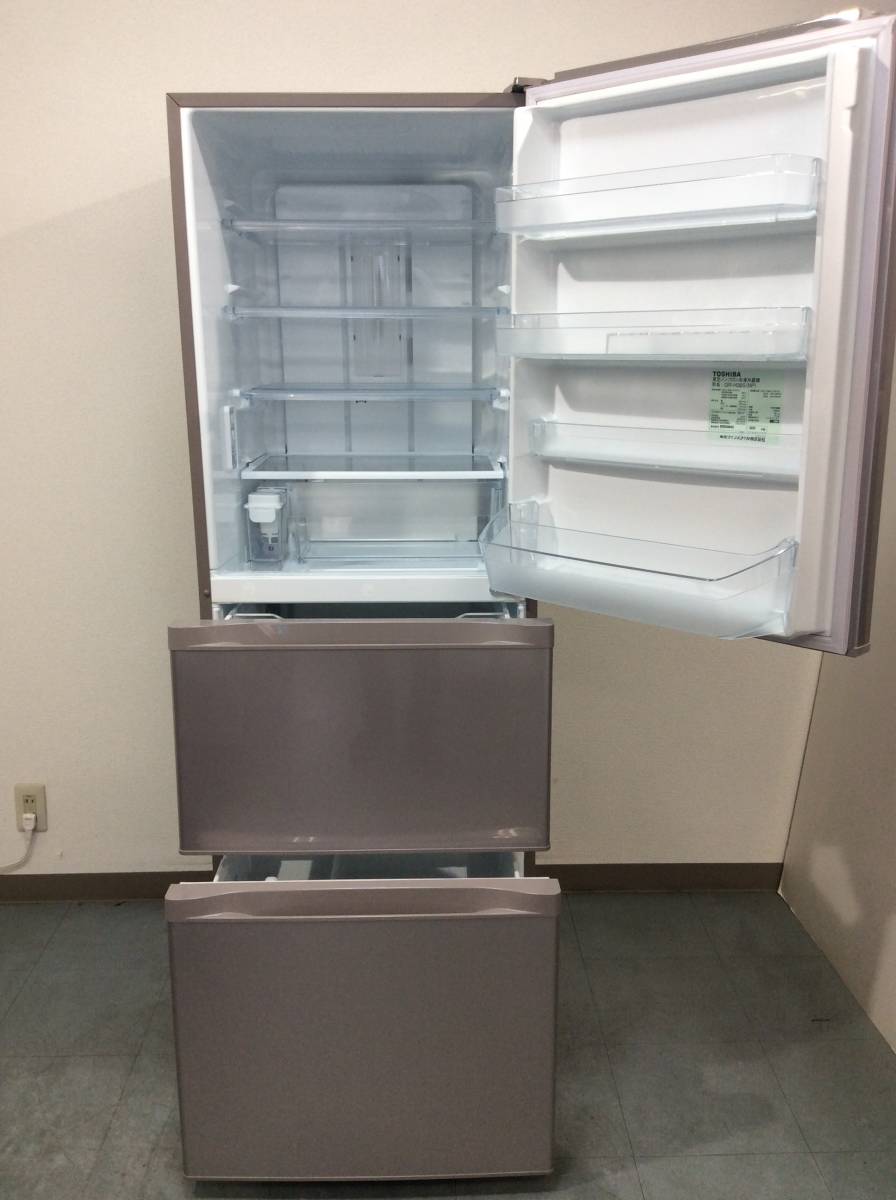 YJT4921【TOSHIBA/東芝 3ドア冷蔵庫】美品 2017年製 GR-H38S 家電 キッチン 冷蔵冷凍庫 右開きドア 自動製氷 363L_画像3
