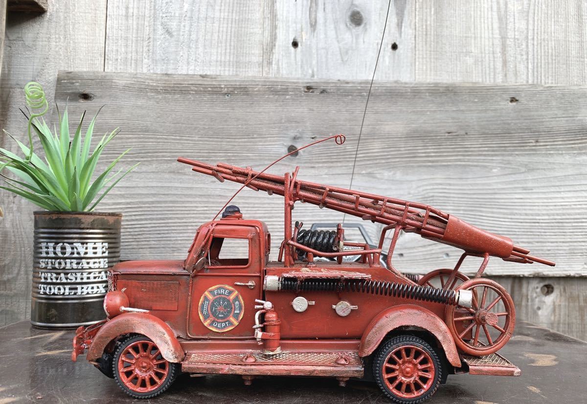おんぼろ アメリカン/ FIRE DEPT/ クラシックラジコン/ 梯子車（消防車） #RC #シャビー #Vintage Car